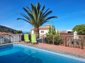 Finca El Poleo with pool and sea view